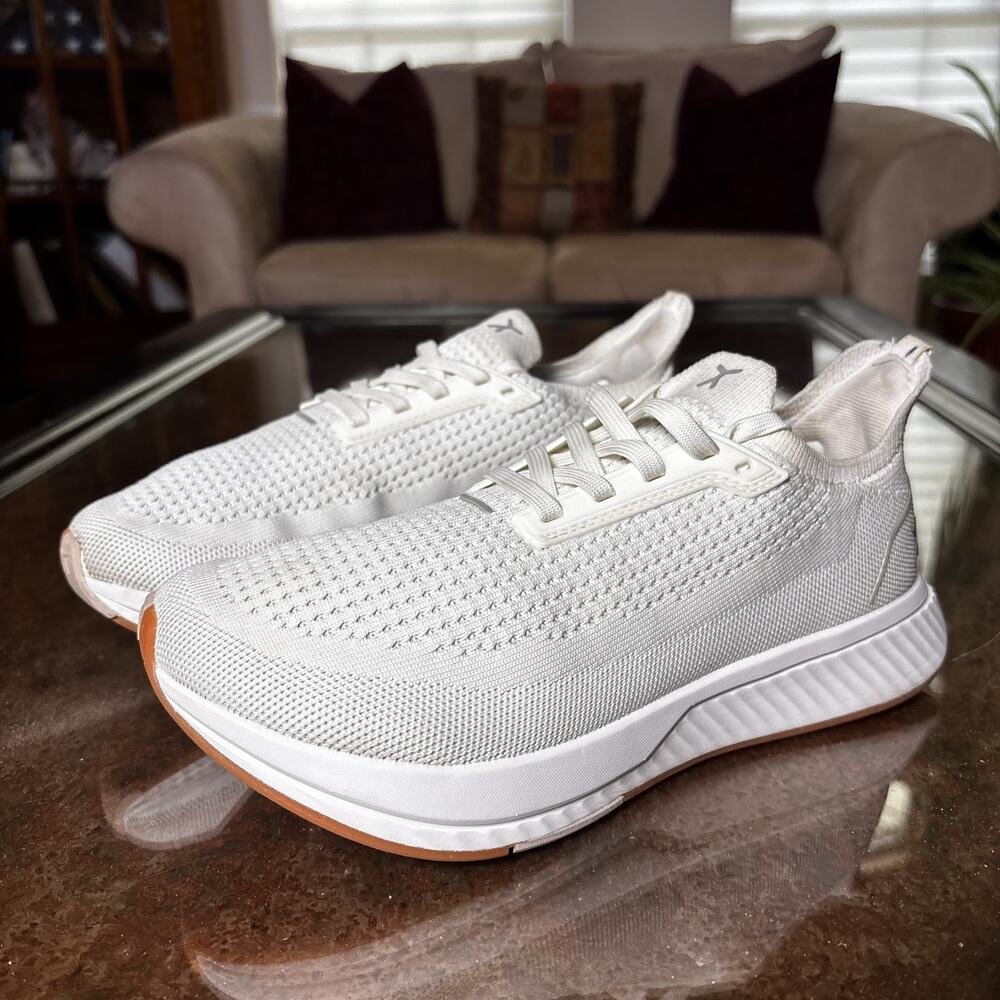 Flux Adapt Runner Shoes Womens 8 White Running Athletic Cross Training Sneakers